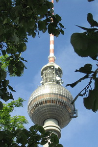 Berliner Fernsehturm - самое высокое здание - башня в Германии на начало 2009 года