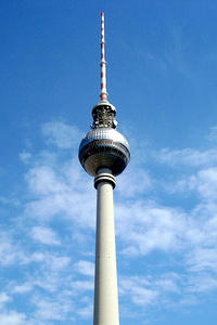 Berliner Fernsehturm - самое высокое здание - башня в Германии на начало 2009 года