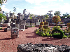 Коралловый замок. Rock Gate Park («Каменные Врата»).
