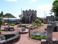 Коралловый замок. Rock Gate Park («Каменные Врата»).