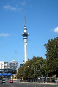 Sky Tower (Auckland) - самое высокое здание в Новой Зеландии на начало 2009 года