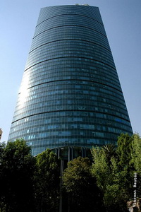 Torre Mayor - самый высокий небоскреб Мексики на начало 2009 года