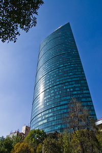 Torre Mayor - самый высокий небоскреб Мексики на начало 2009 года