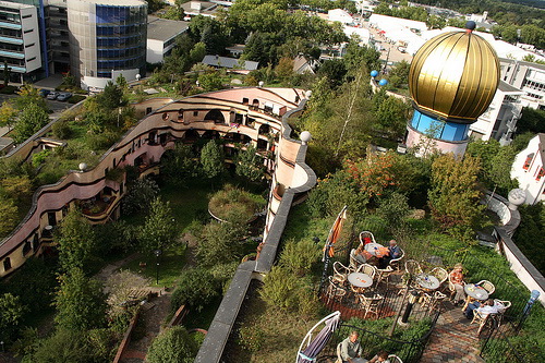 Необычный дом. "Лесная спираль" (Waldspirale ) Хундертвассера в Дармштадте