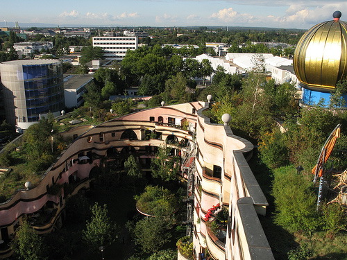 Необычный дом. "Лесная спираль" (Waldspirale ) Хундертвассера в Дармштадте